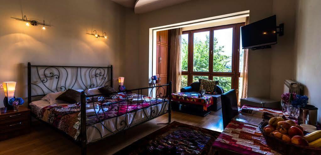 Hotel Vaki Tbilissi Extérieur photo